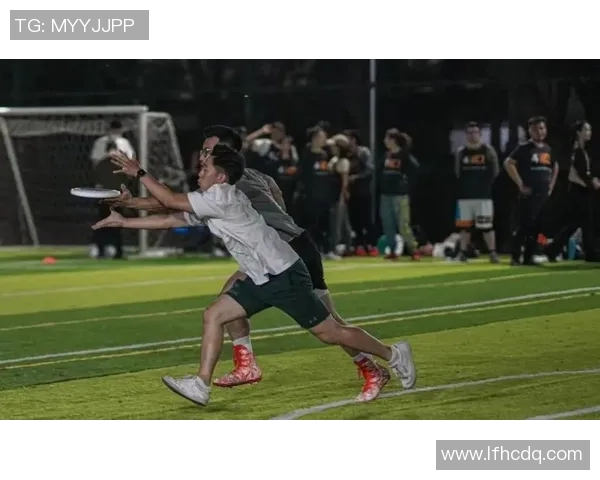 武汉飞盘队与深圳飞盘队赛后复盘速度对比分析与战术探讨