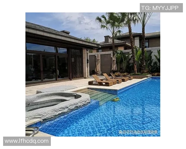 私人泳池打造奢华休闲空间 享受独特私人时光与舒适生活体验