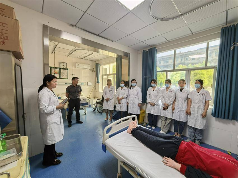 BD半岛全站孔湾镇卫生院：以赛提能促建站 用敬服佑呼吸安